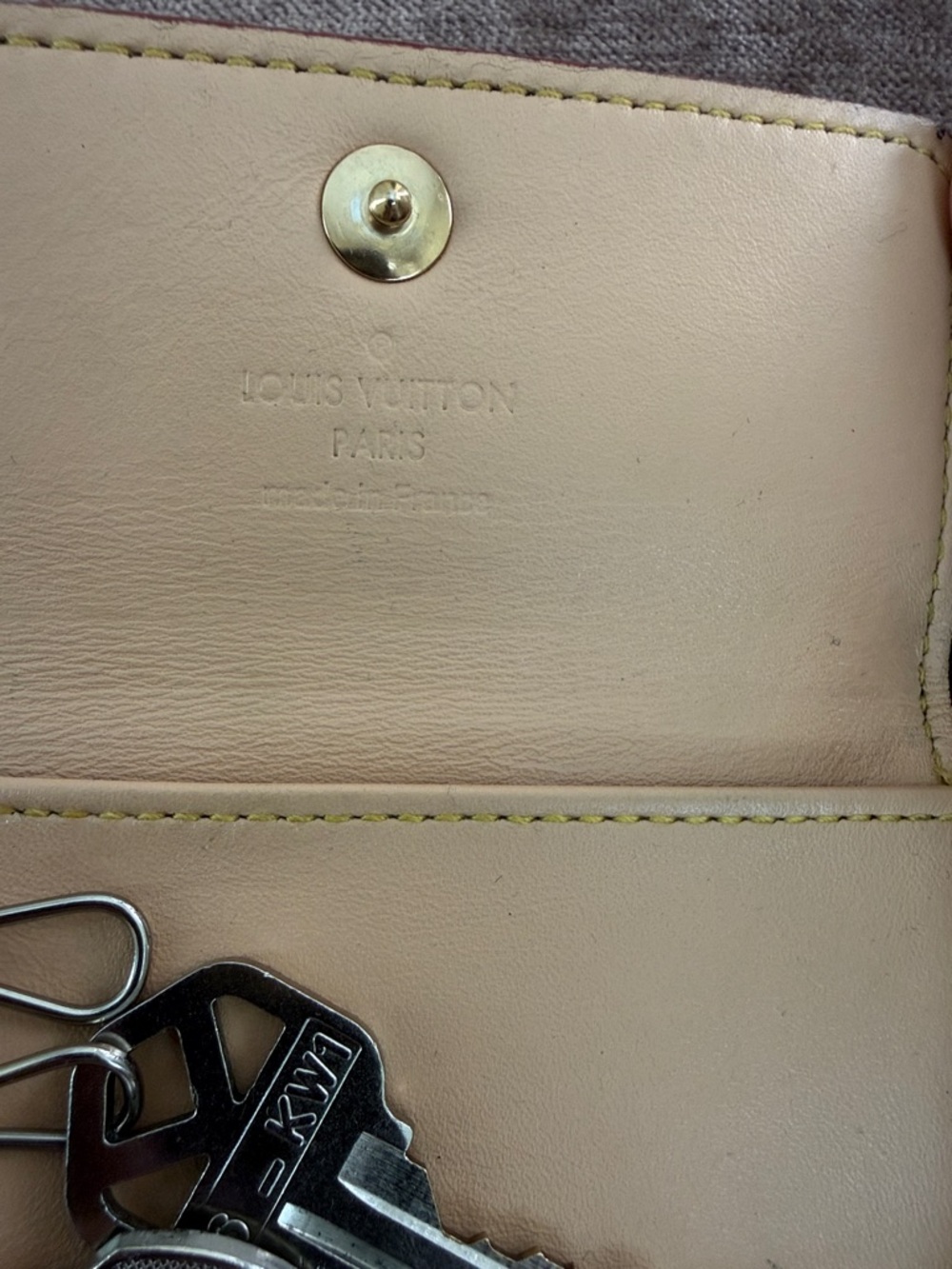 Louis Vuitton White Multicolor Monogram Key Case - Picture 11 of 16